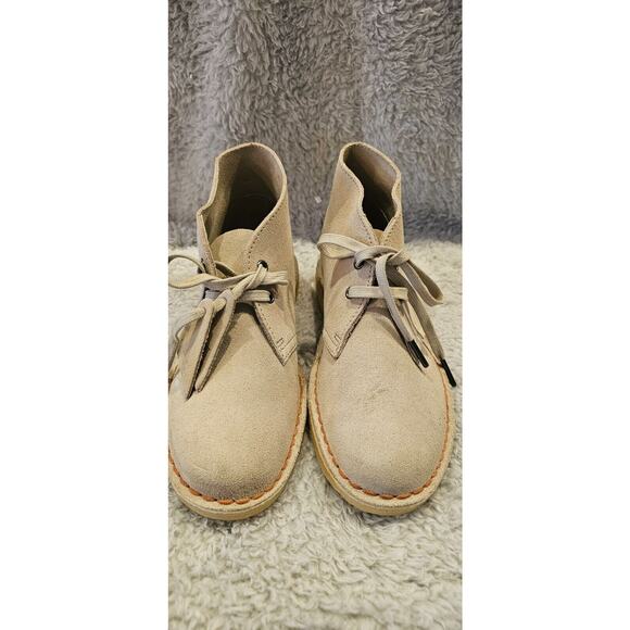 NEW Clarks DESERT BOOT Lace Up Ankle Booties 55525 SAND SUEDE Womens 7.5 EU 38 - Picture 2 of 5